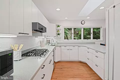 Kitchen - 7912 Falstaff Rd, Mclean, VA 22102 photo 4 of 4