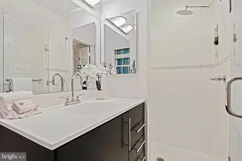Bath - 7912 Falstaff Rd, Mclean, VA 22102 photo 3 of 6