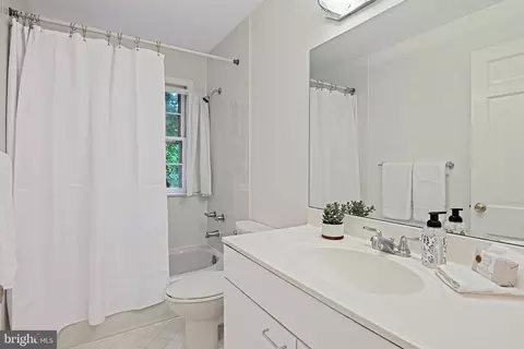 Bath - 7912 Falstaff Rd, Mclean, VA 22102 photo 1 of 6