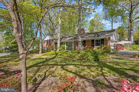 Exterior - 7912 Falstaff Rd, Mclean, VA 22102 photo 40 of 49