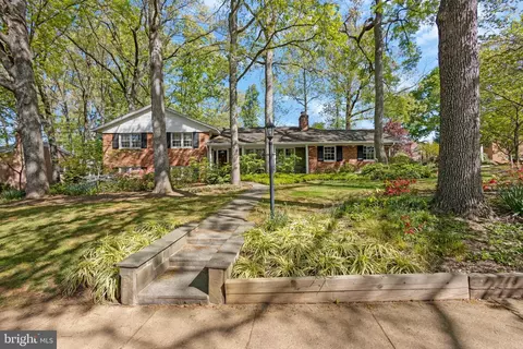 Exterior - 7912 Falstaff Rd, Mclean, VA 22102 photo 39 of 49