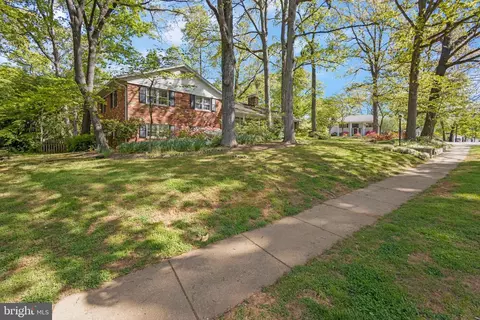 Exterior - 7912 Falstaff Rd, Mclean, VA 22102 photo 41 of 49