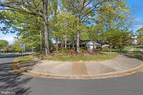 Exterior - 7912 Falstaff Rd, Mclean, VA 22102 photo 14 of 49