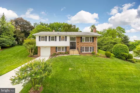 9721 Counsellor Dr, Vienna, VA 22181