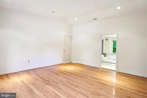 Bedroom - 2068 Kirby Rd, Mclean, VA 22101 photo 2 of 12