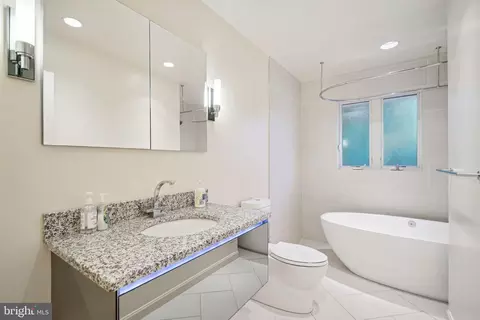 Bath - 2068 Kirby Rd, Mclean, VA 22101 photo 6 of 7