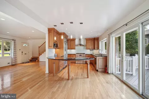 Kitchen - 2068 Kirby Rd, Mclean, VA 22101 photo 6 of 8