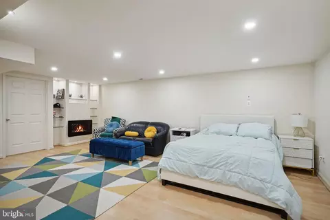 Bedroom - 2068 Kirby Rd, Mclean, VA 22101 photo 10 of 12