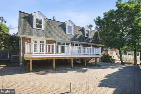 Exterior - 2068 Kirby Rd, Mclean, VA 22101 photo 8 of 14