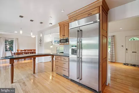 Kitchen - 2068 Kirby Rd, Mclean, VA 22101 photo 4 of 8