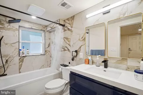 Bath - 2068 Kirby Rd, Mclean, VA 22101 photo 7 of 7