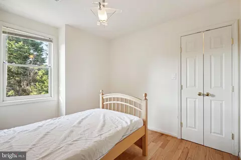 Bedroom - 2068 Kirby Rd, Mclean, VA 22101 photo 8 of 12