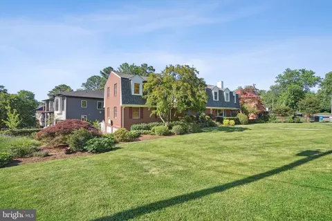 Exterior - 2068 Kirby Rd, Mclean, VA 22101 photo 7 of 14