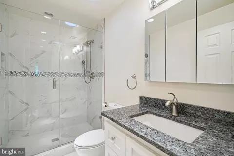 Bath - 2068 Kirby Rd, Mclean, VA 22101 photo 5 of 7