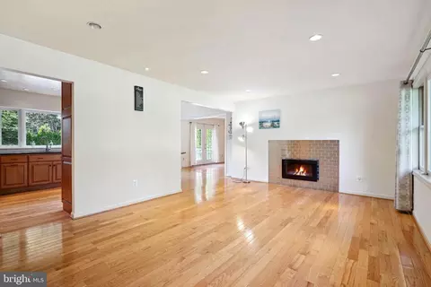 Living - 2068 Kirby Rd, Mclean, VA 22101 photo 1 of 10