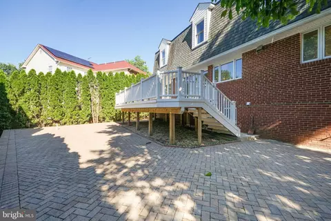 Exterior - 2068 Kirby Rd, Mclean, VA 22101 photo 9 of 14