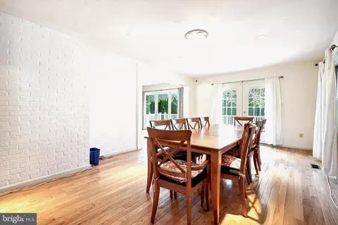 Dining - 2068 Kirby Rd, Mclean, VA 22101 photo 2 of 4