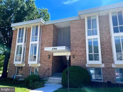 5701 Indian Ct #1B, Alexandria, VA 22303