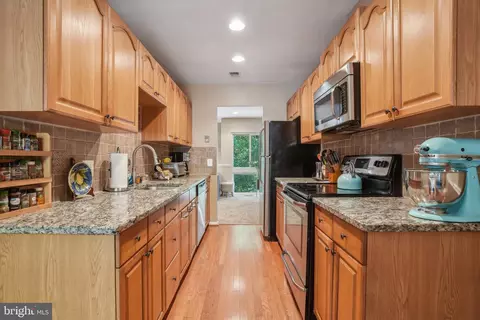2314 Millennium Ln, Reston, VA 20191 photo 11