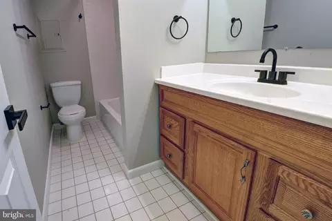 Bath - 1365 Hardison Ln, Mclean, VA 22102 photo 8 of 8