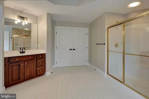 Bath - 1365 Hardison Ln, Mclean, VA 22102 photo 1 of 8