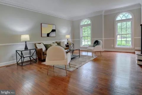 Living - 1365 Hardison Ln, Mclean, VA 22102 photo 1 of 6