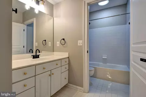 Bath - 1365 Hardison Ln, Mclean, VA 22102 photo 7 of 8