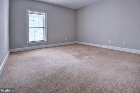 Bedroom - 1365 Hardison Ln, Mclean, VA 22102 photo 8 of 9
