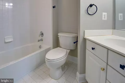 Bath - 1365 Hardison Ln, Mclean, VA 22102 photo 5 of 8