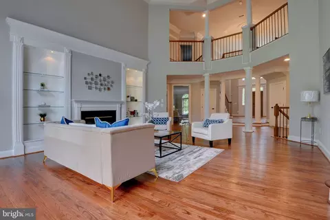 Living - 1365 Hardison Ln, Mclean, VA 22102 photo 3 of 6