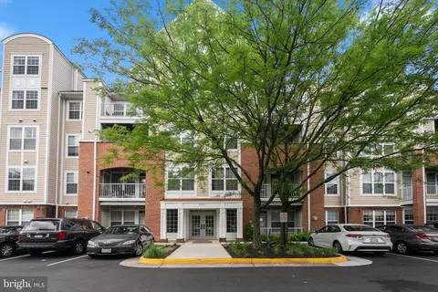 8183 Carnegie Hall Ct #305, Vienna, VA 22180