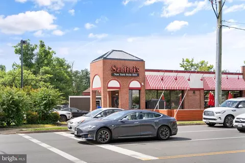 Exterior - 6508 Chesterfield Ave, Mclean, VA 22101 photo 14 of 19