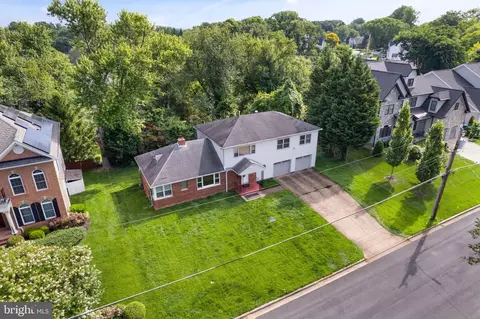 View/Area - 6508 Chesterfield Ave, Mclean, VA 22101 photo 1 of 1