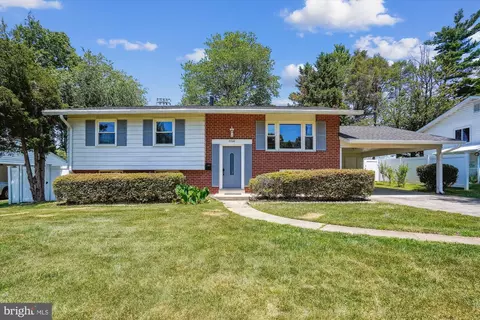 7706 Erie St, Annandale, VA 22003