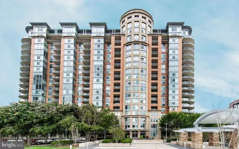 8220 Crestwood Heights Dr #411, Mclean, VA 22102