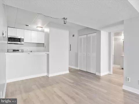 2527 Huntington Ave #17, Alexandria, VA 22303