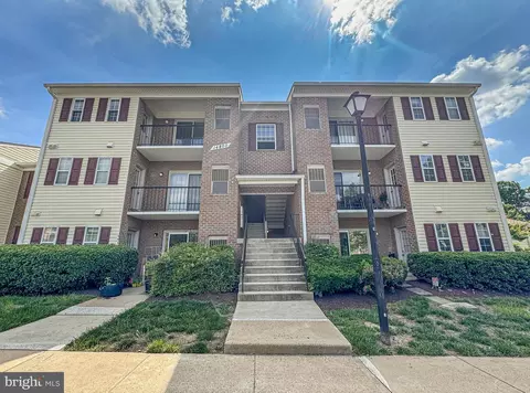14800 Rydell Rd #301, Centreville, VA 20121