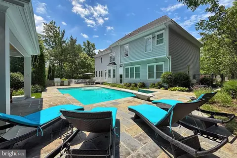 Exterior - 7912 Jansen Dr, Springfield, VA 22152 photo 8 of 20