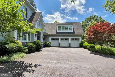 Exterior - 7912 Jansen Dr, Springfield, VA 22152 photo 19 of 20
