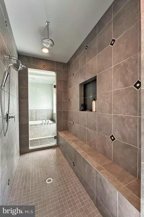 Bath - 7912 Jansen Dr, Springfield, VA 22152 photo 6 of 12