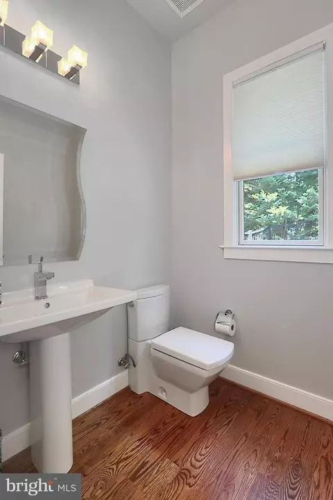 Bath - 7912 Jansen Dr, Springfield, VA 22152 photo 1 of 12