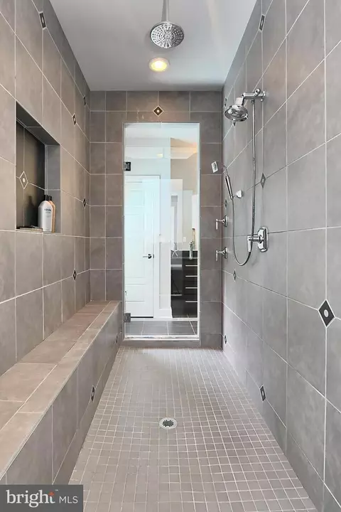 Bath - 7912 Jansen Dr, Springfield, VA 22152 photo 7 of 12