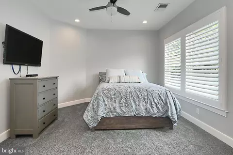 Bedroom - 7912 Jansen Dr, Springfield, VA 22152 photo 5 of 7