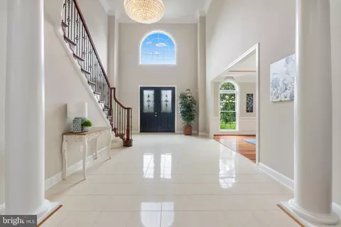 Entry Way - 1628 Kirby Rd, Mclean, VA 22101 photo 3 of 11