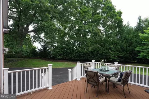 Exterior - 1628 Kirby Rd, Mclean, VA 22101 photo 5 of 10