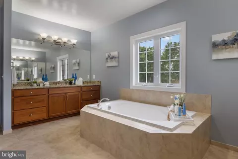 Bath - 1628 Kirby Rd, Mclean, VA 22101 photo 2 of 8