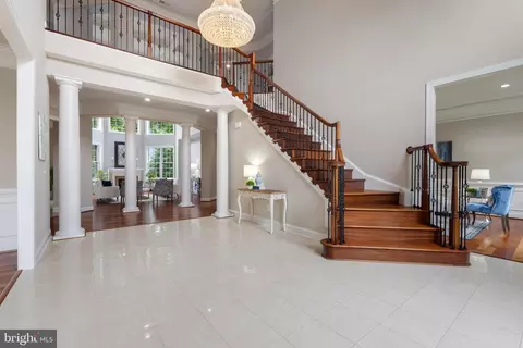 Entry Way - 1628 Kirby Rd, Mclean, VA 22101 photo 4 of 11