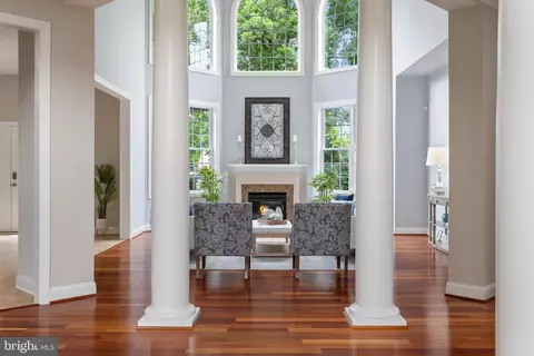Entry Way - 1628 Kirby Rd, Mclean, VA 22101 photo 5 of 11