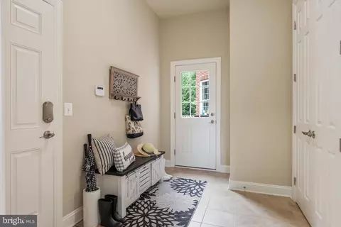 Entry Way - 1628 Kirby Rd, Mclean, VA 22101 photo 6 of 11