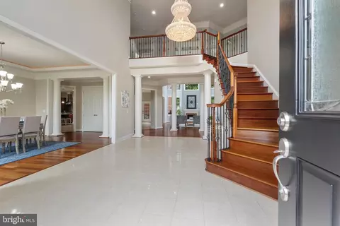 Entry Way - 1628 Kirby Rd, Mclean, VA 22101 photo 2 of 11